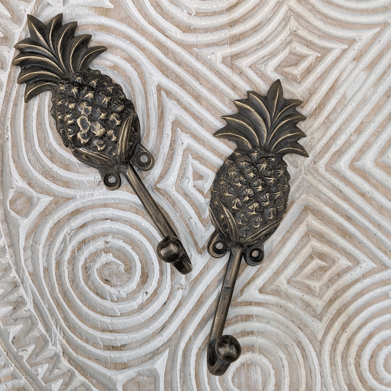 Pineapple Leaf Wall Hook – Antique Brass (4 Sizes Available)